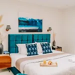 Stunning Grade II City Living Family Contractors
